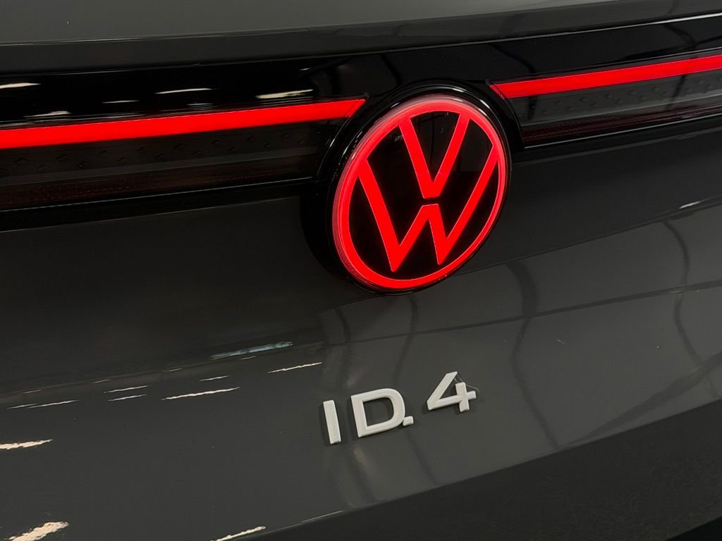 Used 2023 Black Volkswagen Pro S image 13