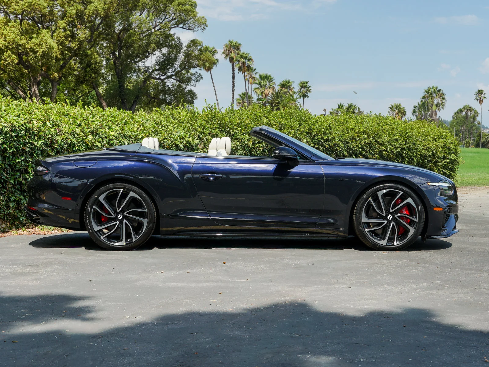 New 2026 Dark Sapphire Bentley GTC S image 8