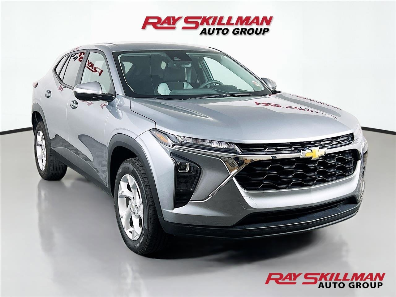 Used 2025 Sterling Gray Metallic Chevrolet 1RS image 1