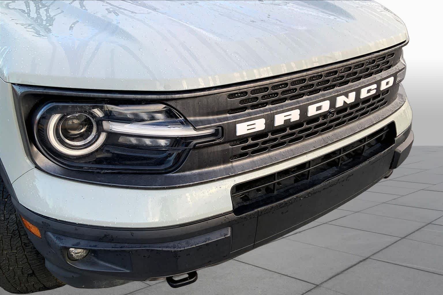 Used 2022 Cactus Grey Ford Badlands image 29