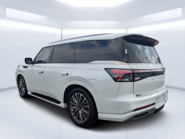 Used 2025 White INFINITI LUXE image 5