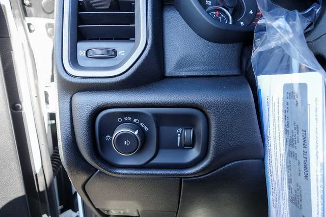 New 2025 Bright White Clearcoat RAM Tradesman image 20