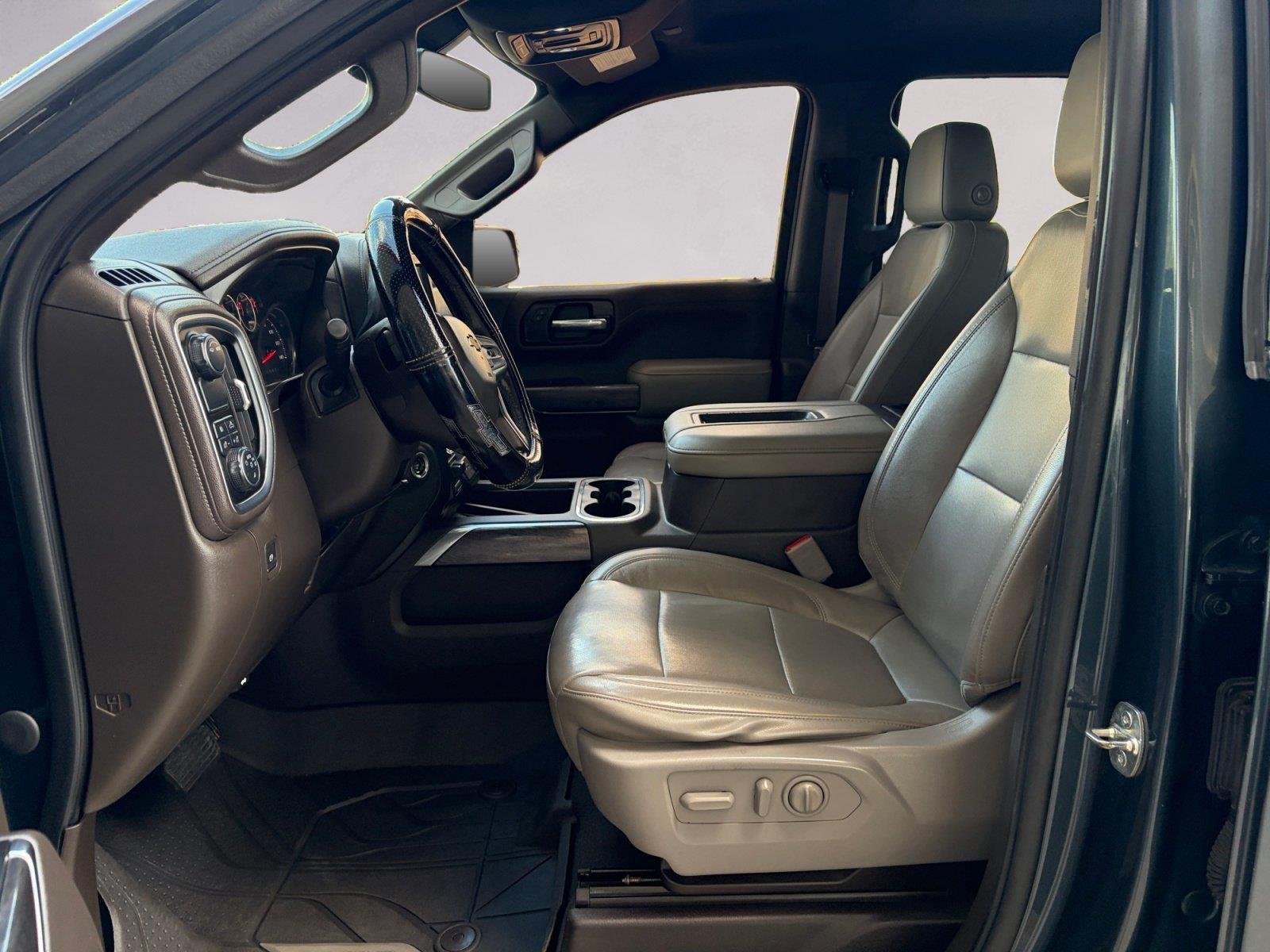 Used 2020 Shadow Gray Metallic Chevrolet LTZ image 9