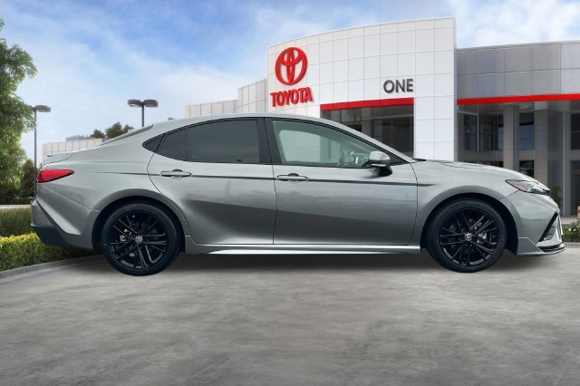 Certified Used 2025  Toyota SE image 3