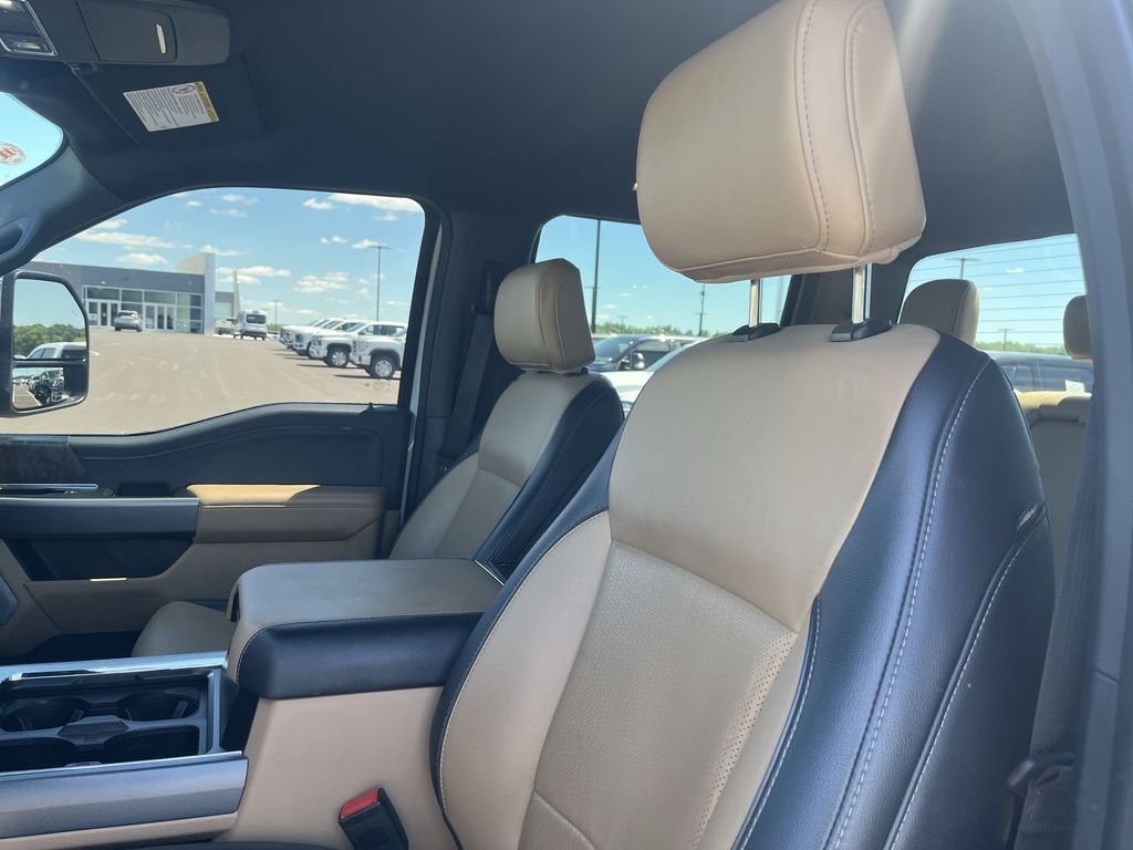 Used 2025 White Ford Lariat image 11