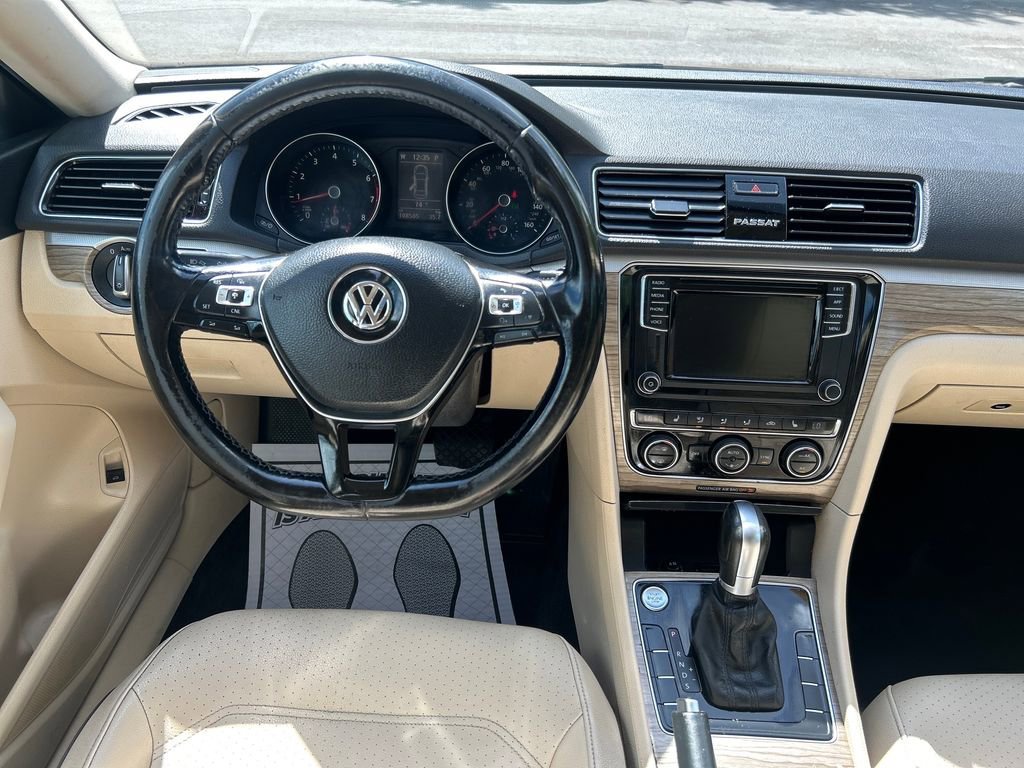 Used 2018 Black Volkswagen 2.0T SE image 17