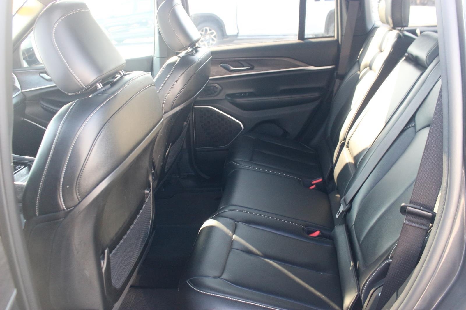 Used 2024 Grey Jeep 4x4 image 36