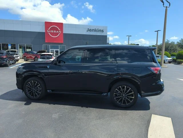 Used 2025 Black INFINITI AUTOGRAPH image 10