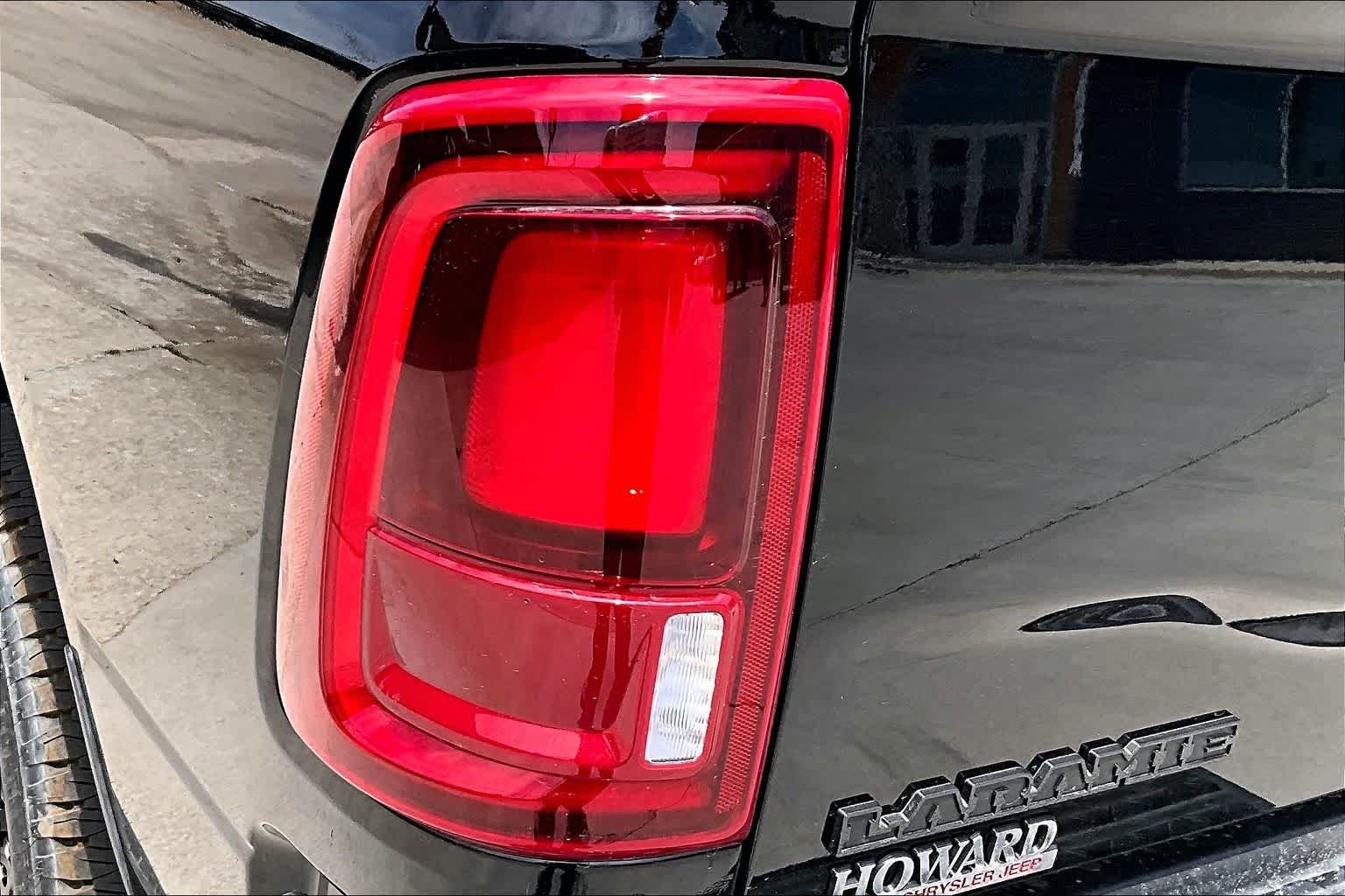 New 2026 Diamond Black Crystal Pearl-Coat Exterior Paint RAM Laramie image 15
