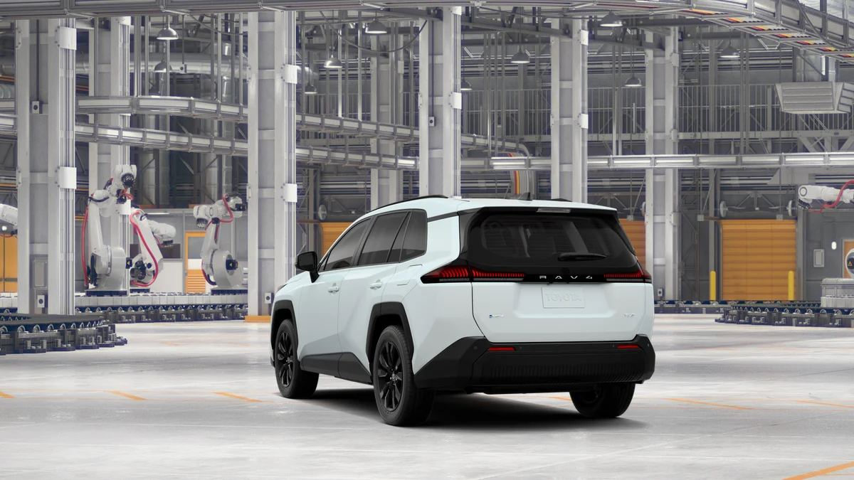 New 2026 Wind Chill Pearl Toyota XLE Premium image 7