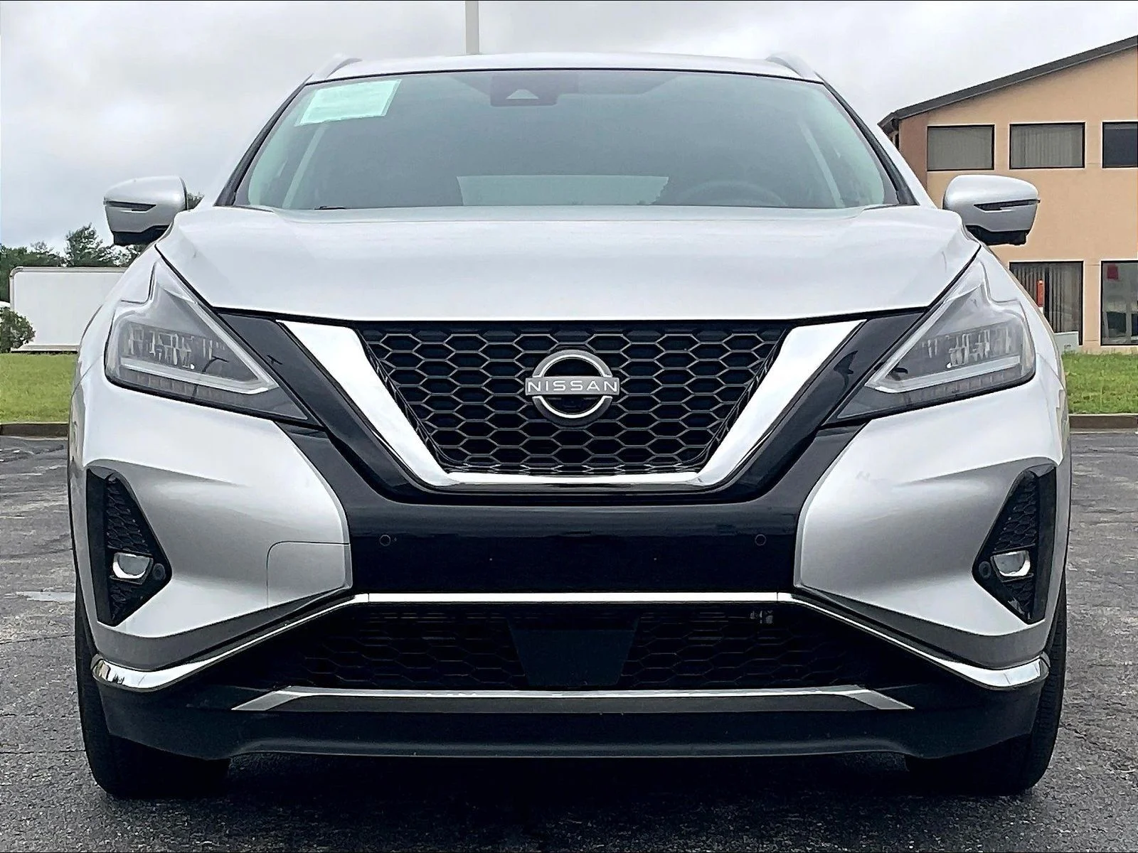 Used 2024 Brilliant Silver Metallic Nissan Platinum image 8