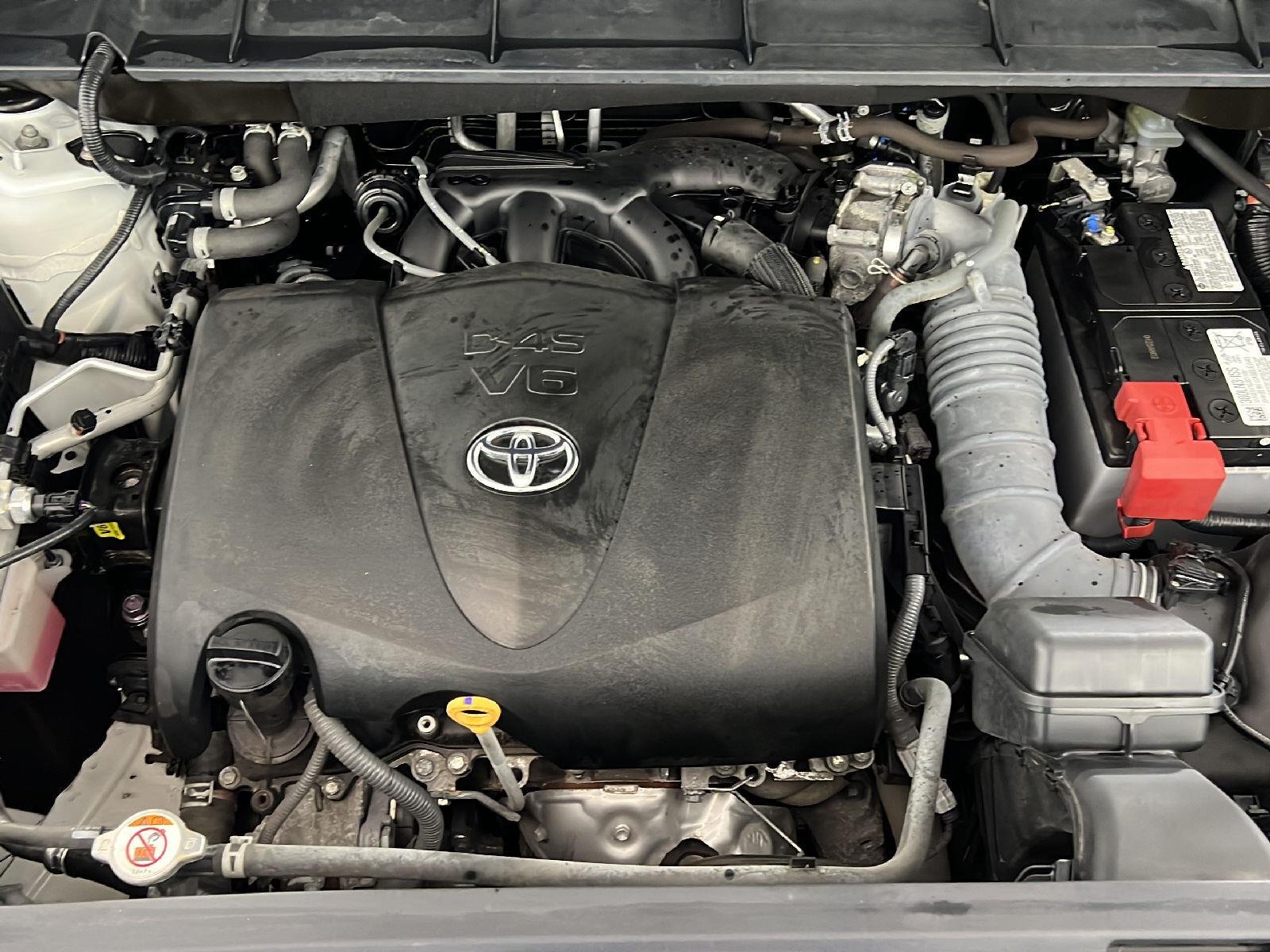 Used 2021 Blizzard Pearl Toyota Platinum image 26