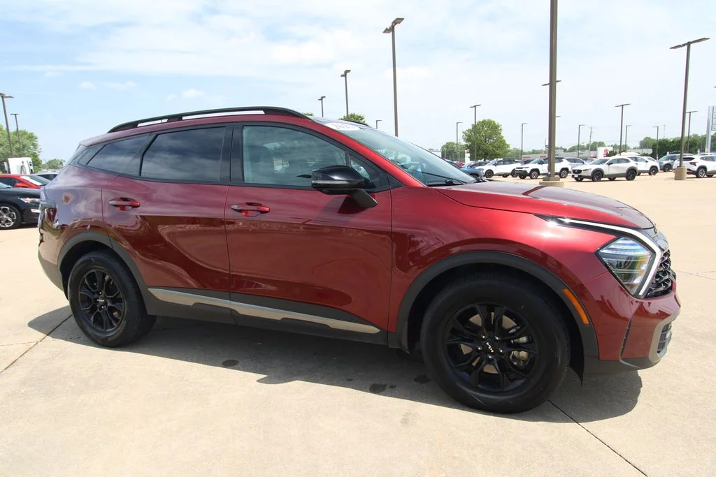 Used 2023 Red Kia X-Pro Prestige image 3