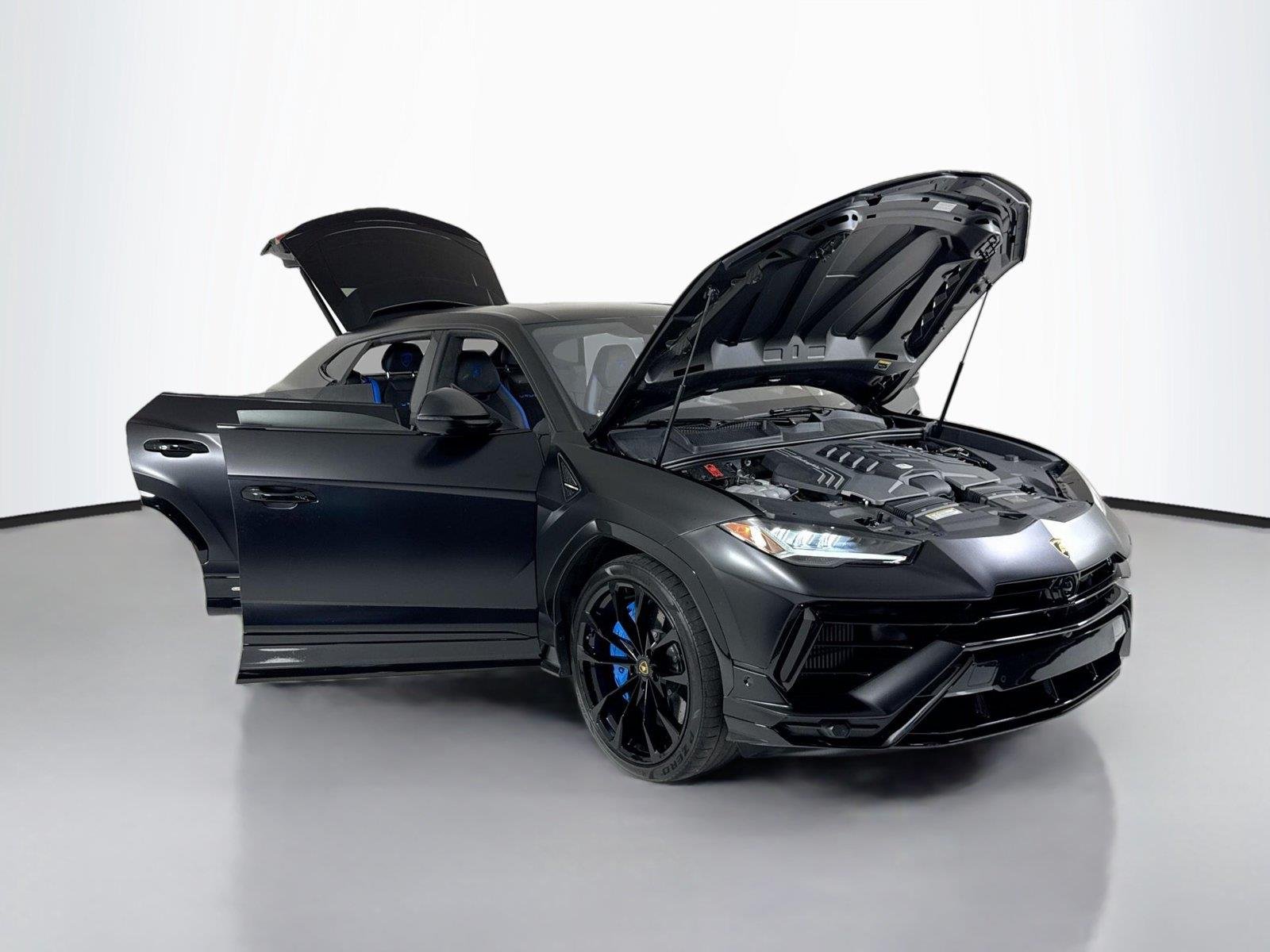 Used 2024 Nero Noctis Metallic Lamborghini S image 49