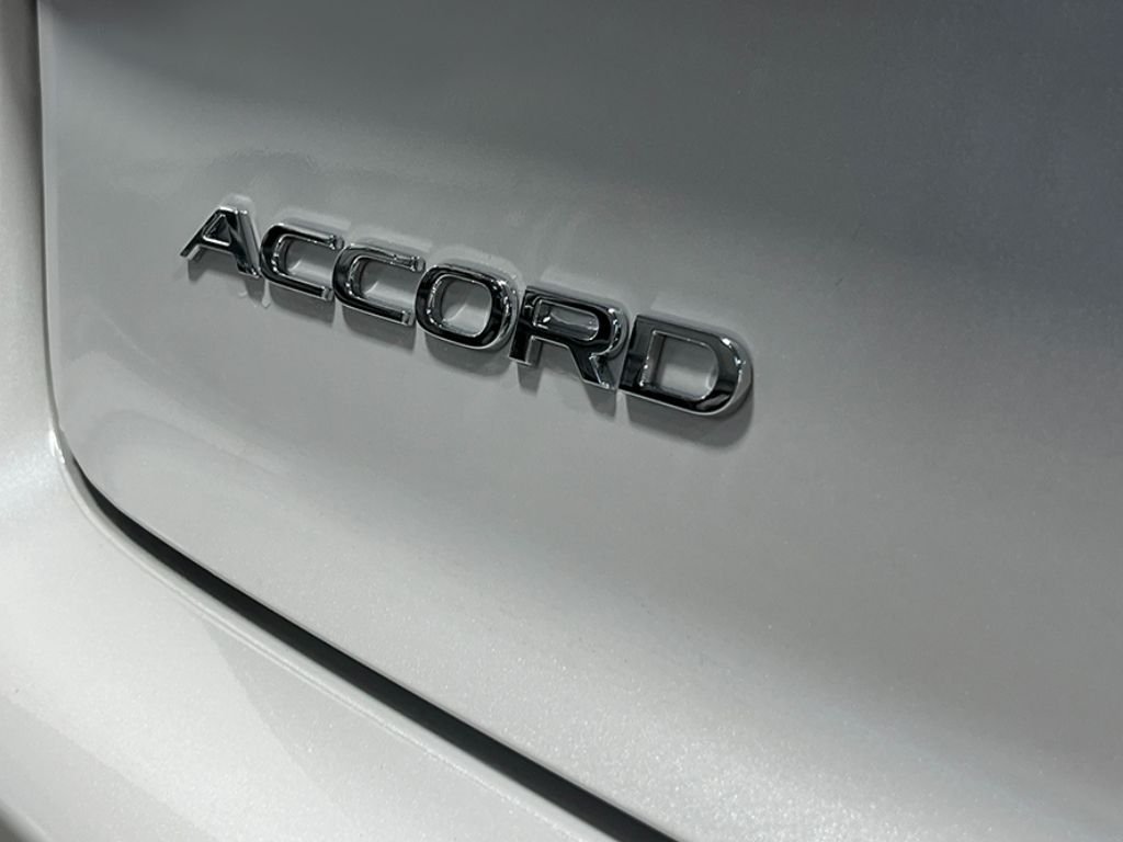New 2026 Platinum White Pearl Honda LX image 5