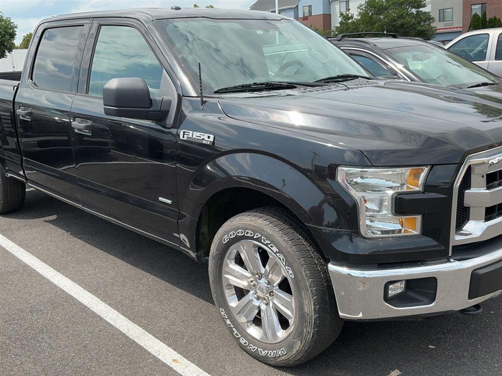 Used 2015 Tuxedo Black Metallic Ford XLT image 1