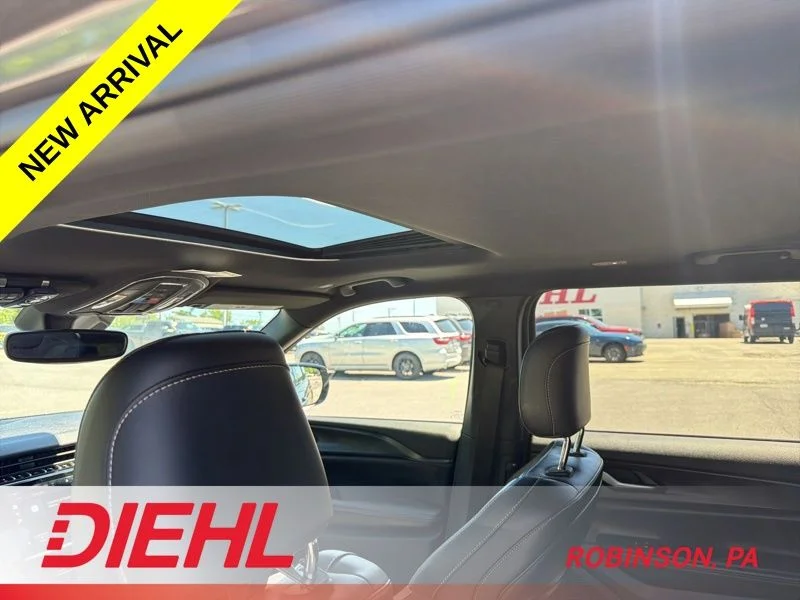 Used 2023 Gray Jeep Altitude image 9