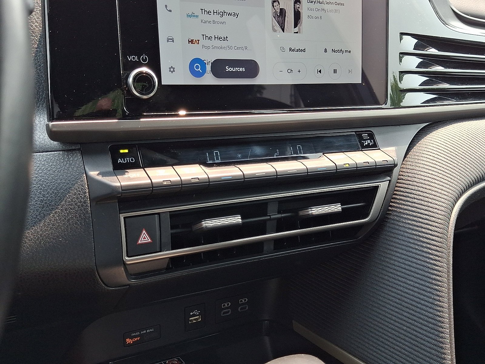 Used 2025 Ocean Gem Toyota SE image 17