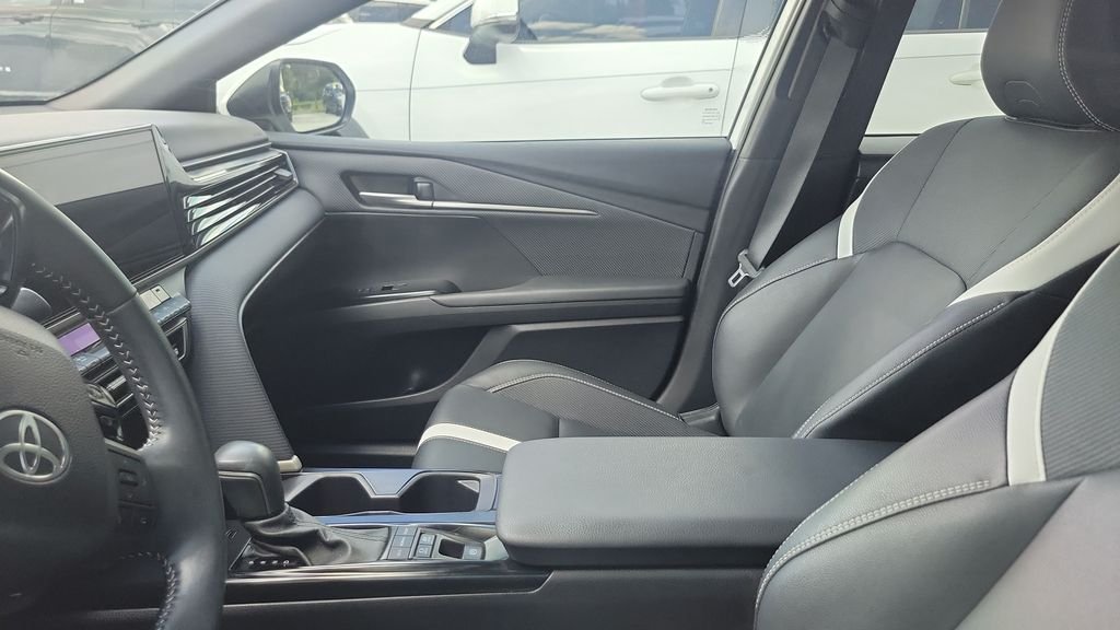Used 2025 White Toyota SE image 5