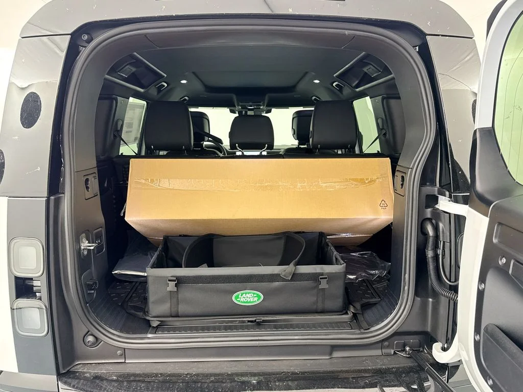 New 2026 Fuji White Land Rover X-Dynamic SE image 26