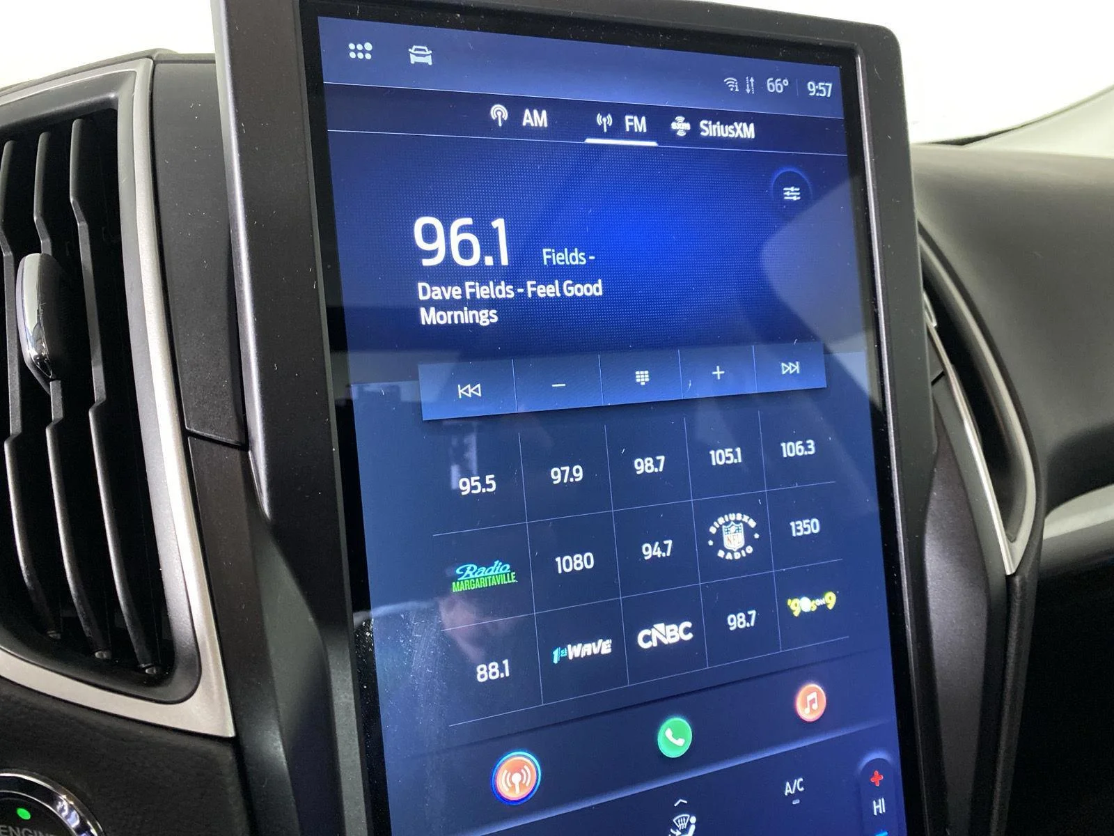 Used 2024 Agate Black Ford SEL image 17
