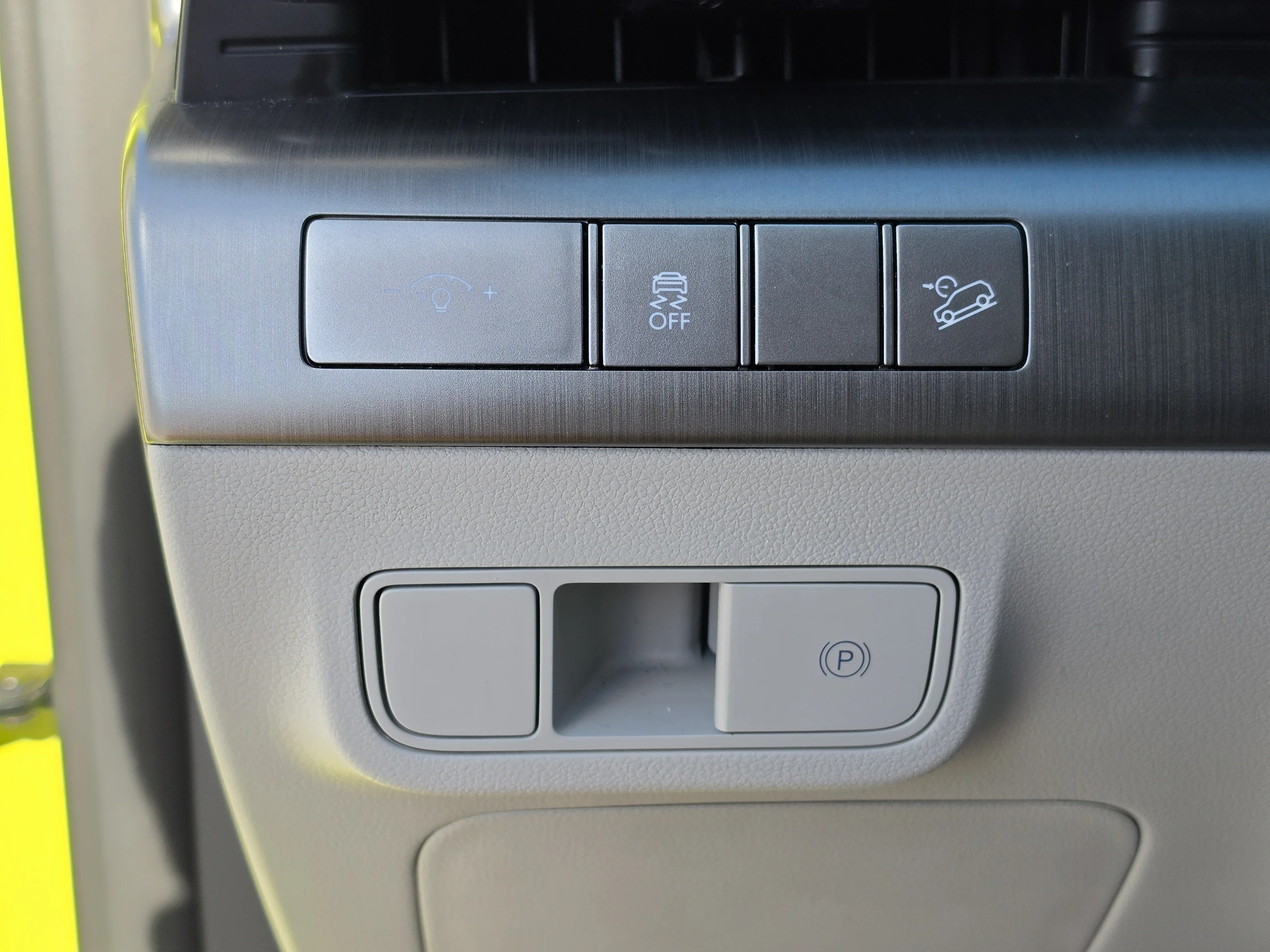 Used 2024 Neoteric Yellow Hyundai SEL image 29