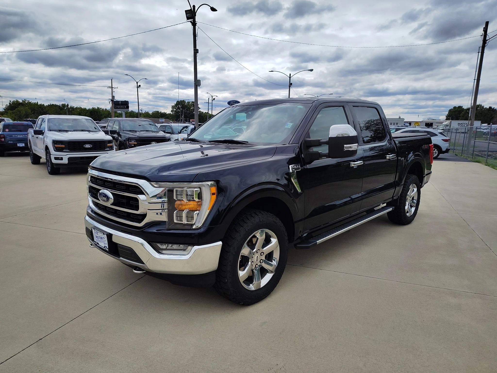 Used 2021 Antimatter Blue Metallic Ford XLT image 7