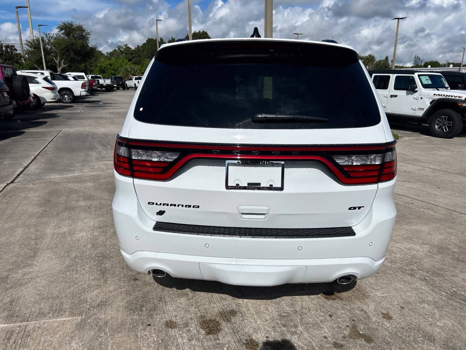 New 2027 White Knuckle Clear-Coat Exterior Paint Dodge GT HEMI image 4