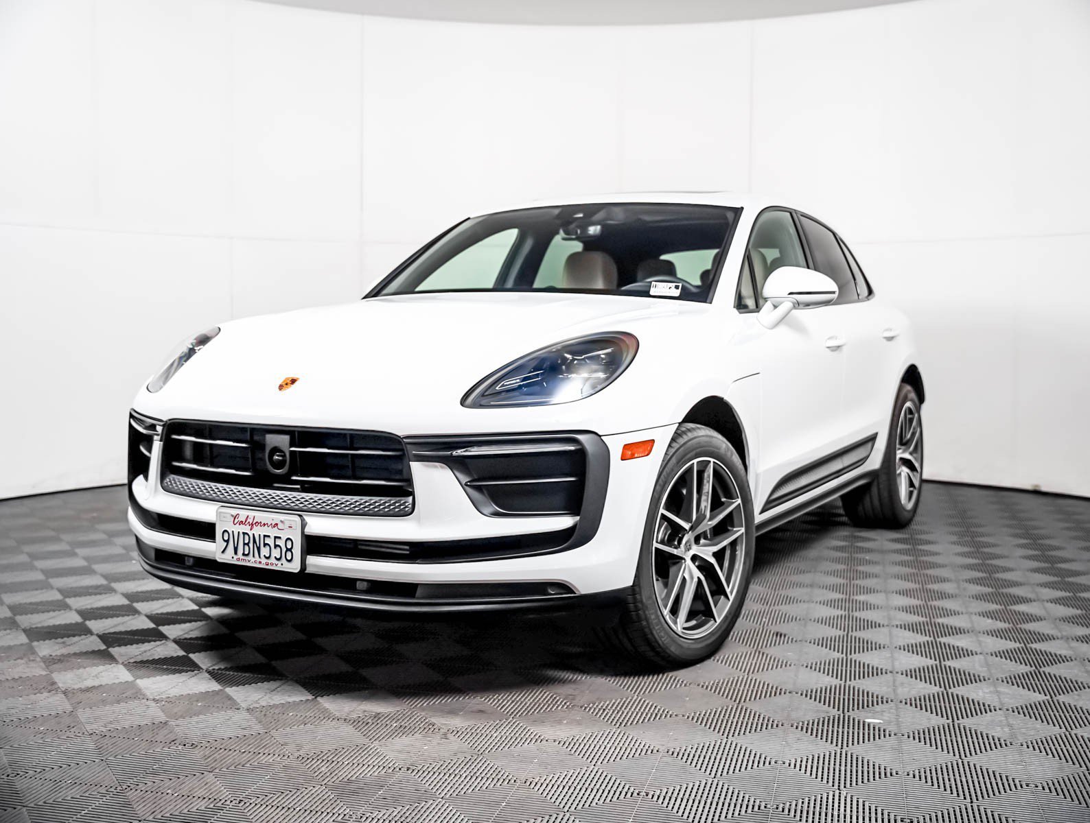 2026 Porsche Macan's photo