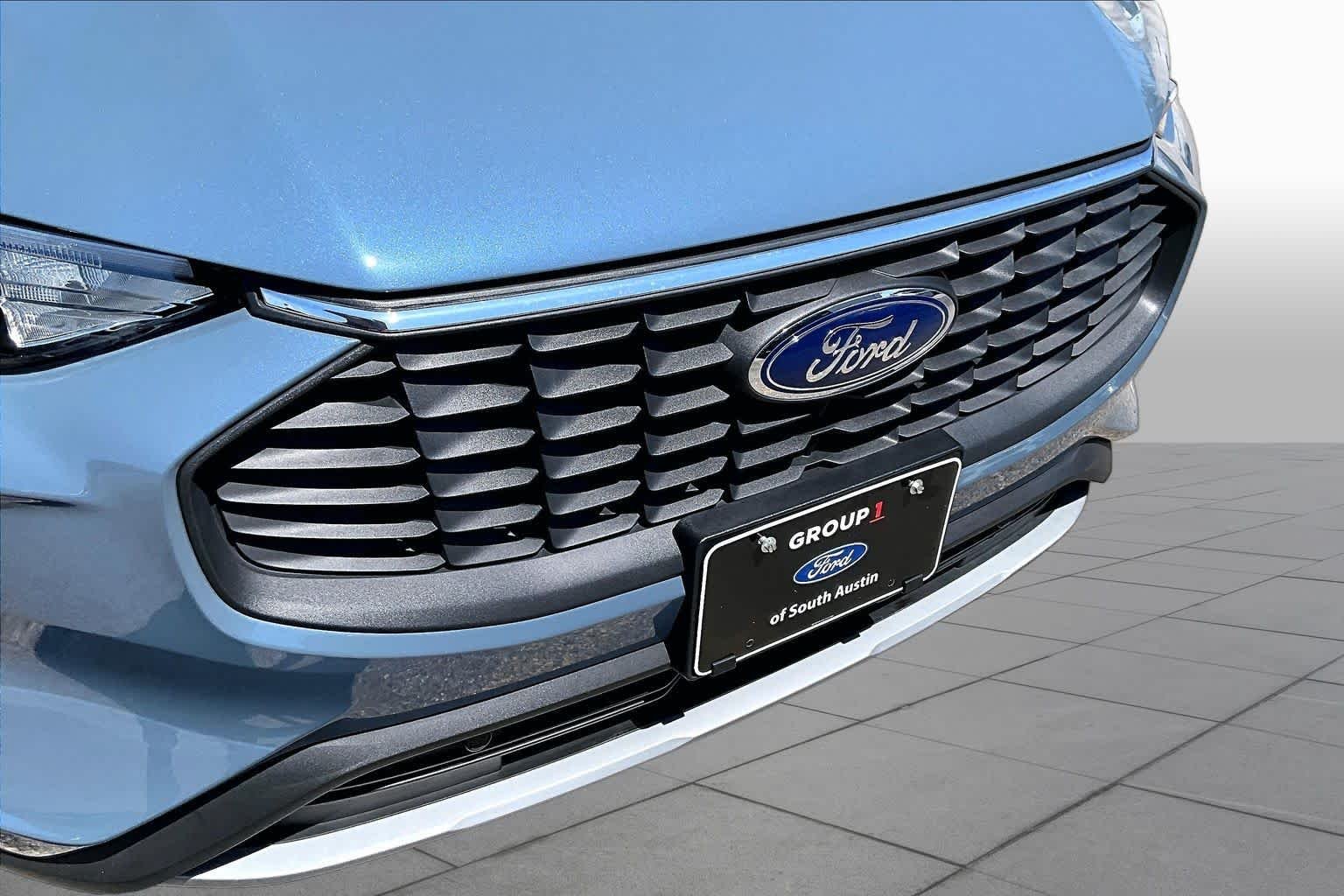 Used 2024 Vapor Blue Metallic Ford Active image 30