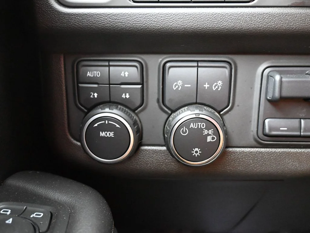 Used 2022 Beige Chevrolet High Country image 17