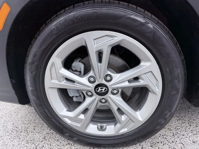 Used 2023 Blue Hyundai SEL image 12