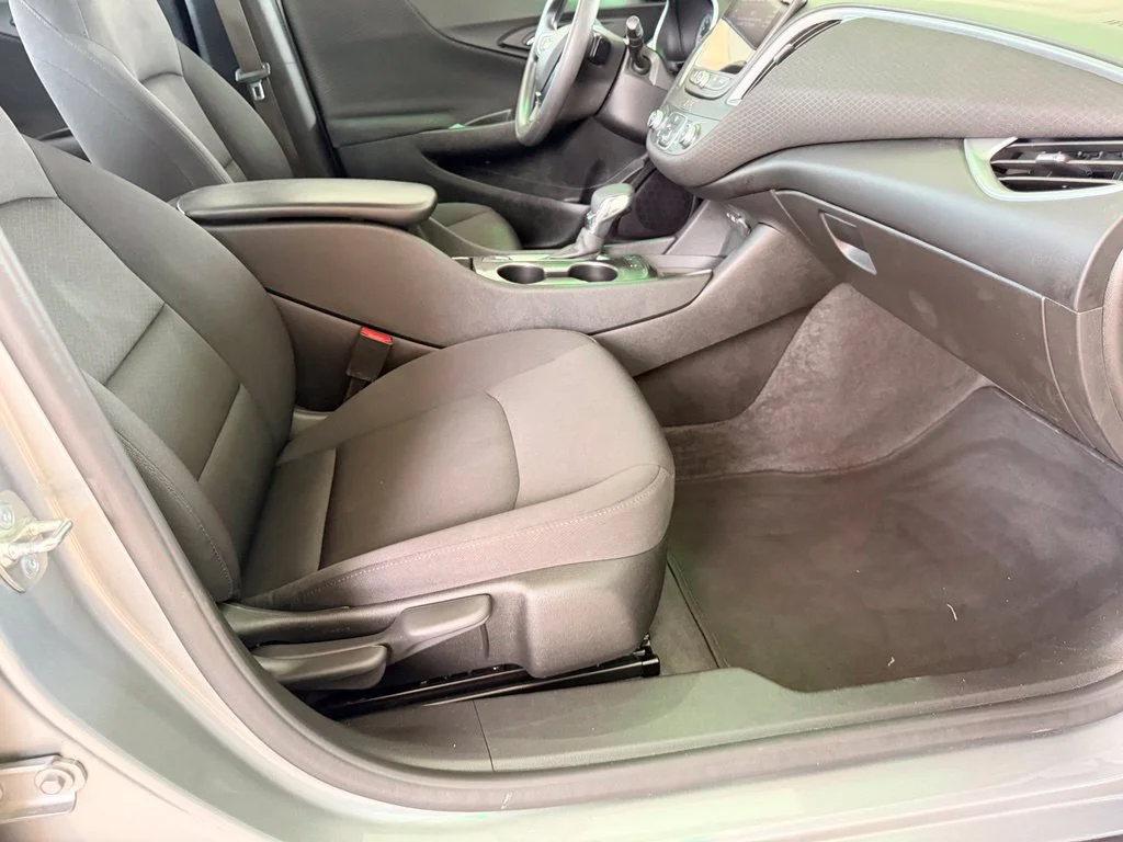 Used 2025 Gray Chevrolet LT image 36