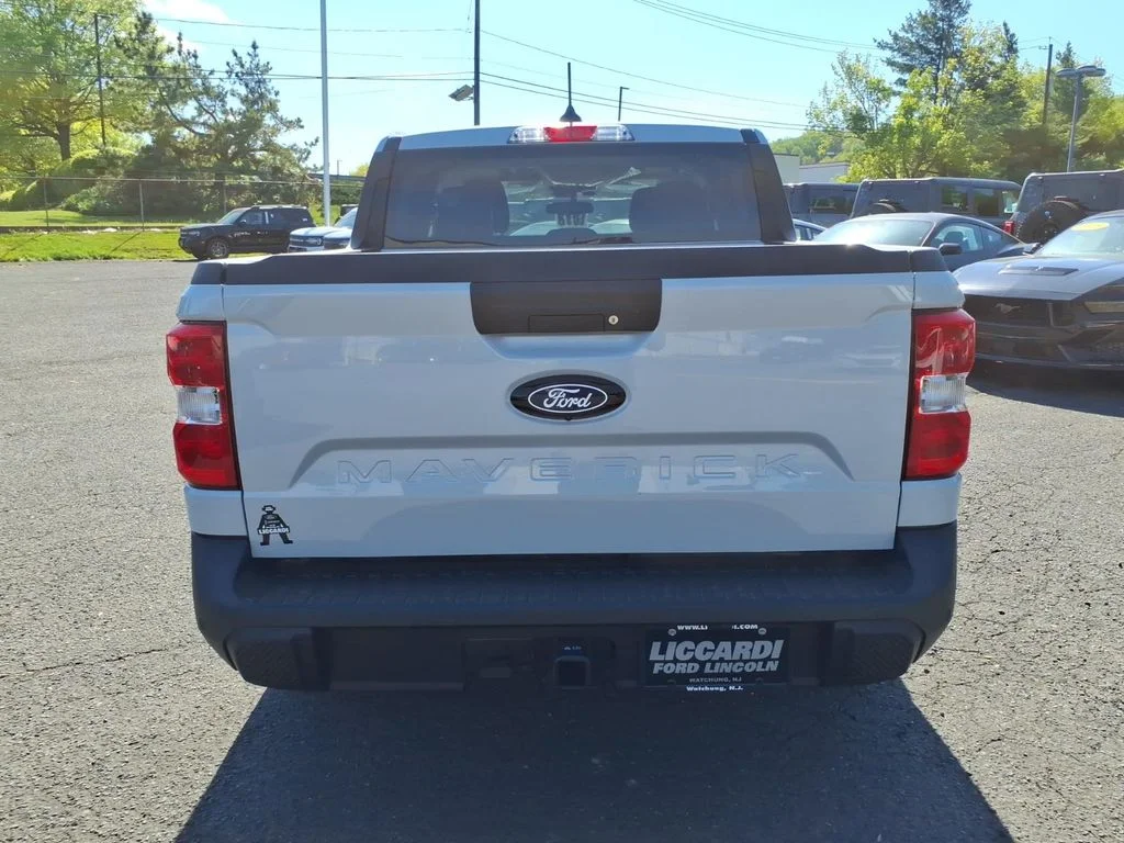 New 2026 Space White Metallic Ford XLT image 5