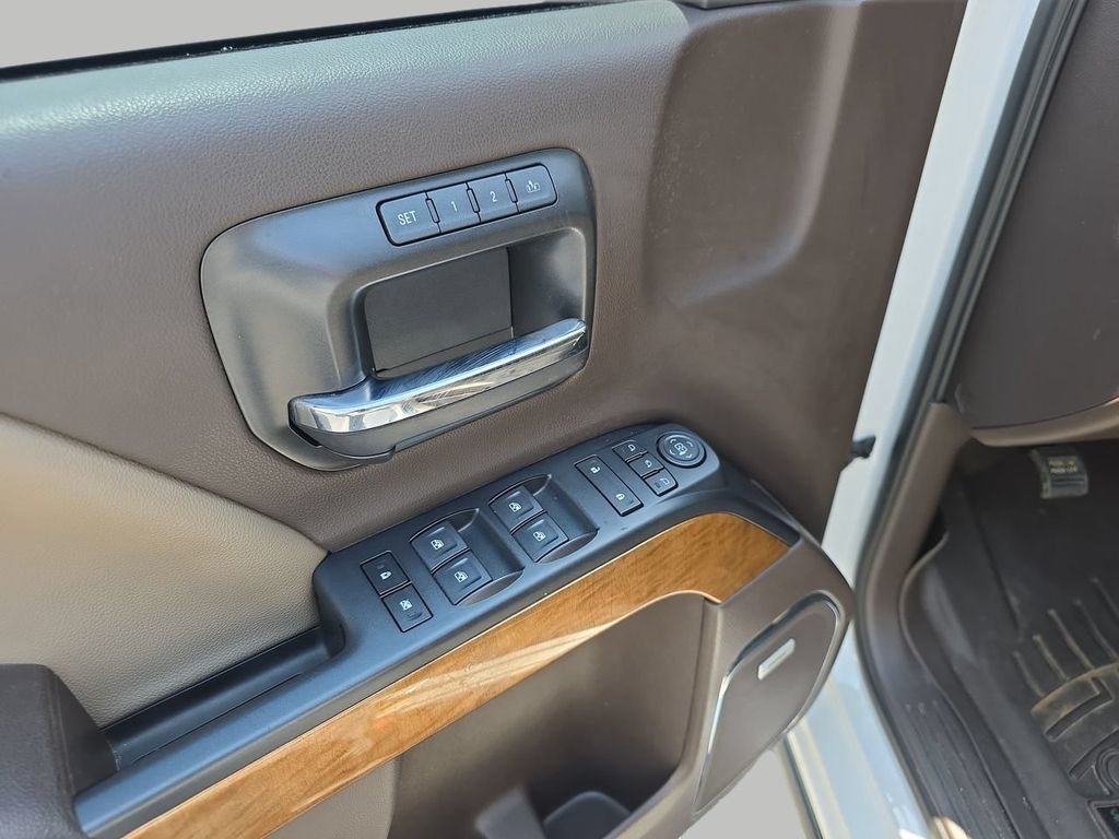 Used 2018 White Chevrolet LTZ image 14