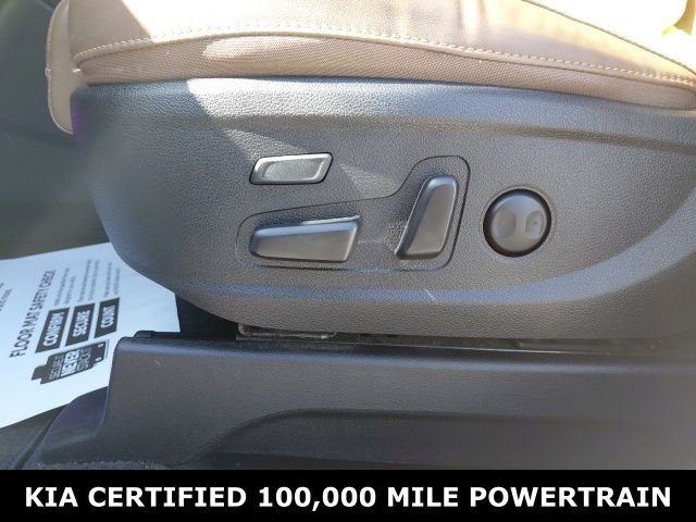 Used 2022 White Kia SX image 19
