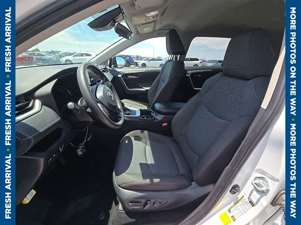 Used 2025 White Toyota XLE image 7
