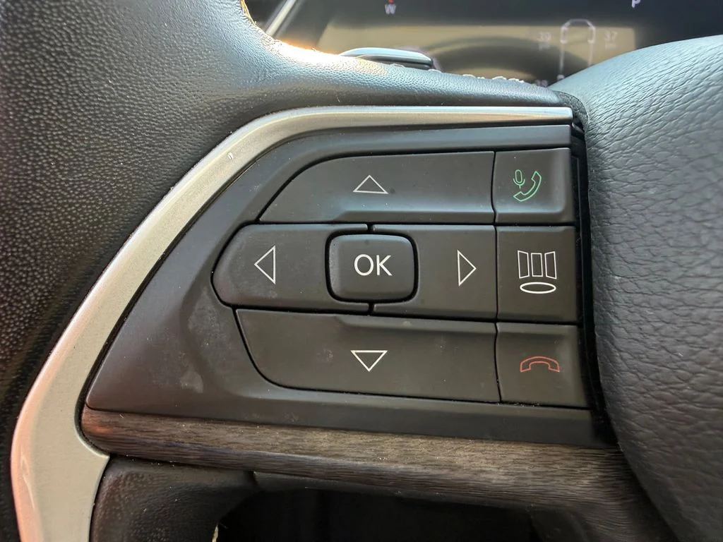 Used 2022 Red Jeep Limited image 18