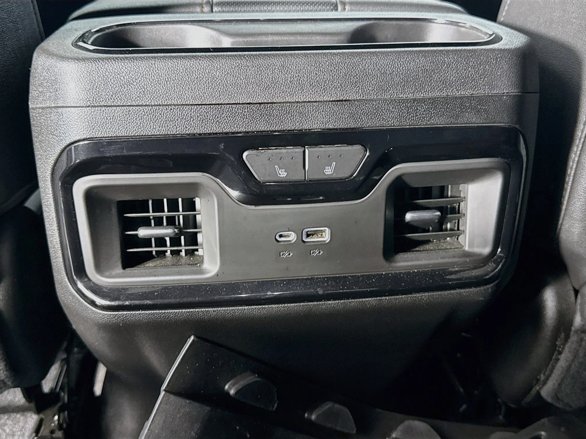 Used 2023 DESERT SAND METALLIC GMC AT4 image 27
