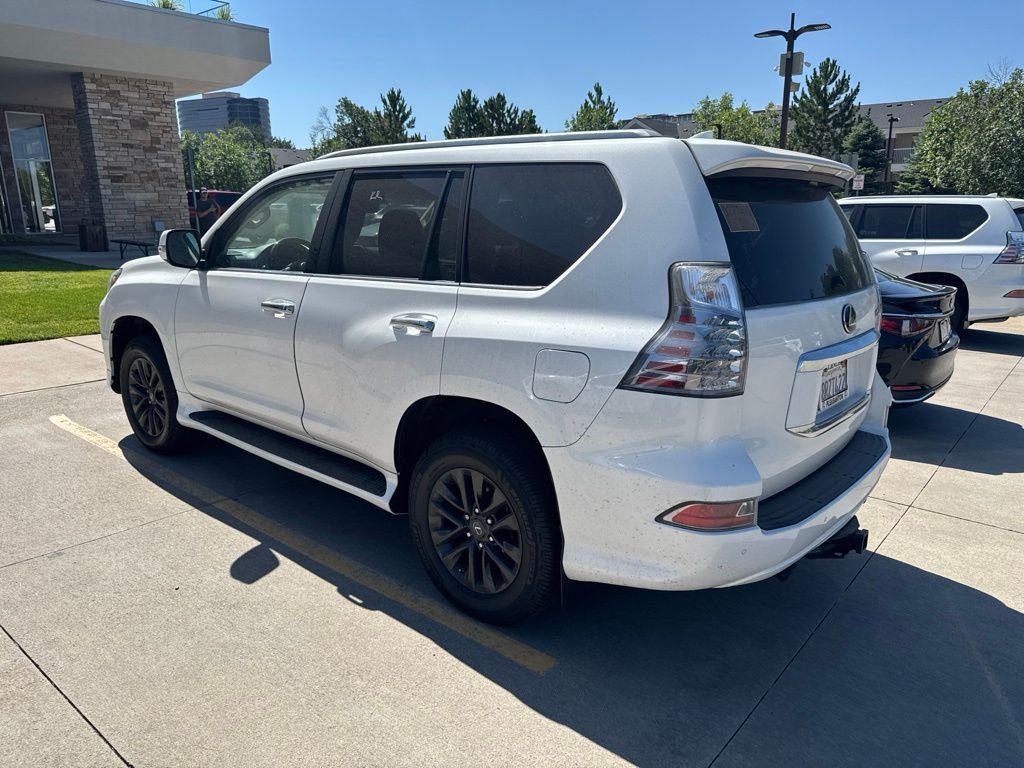 Certified Used 2020 White Lexus 460 image 4