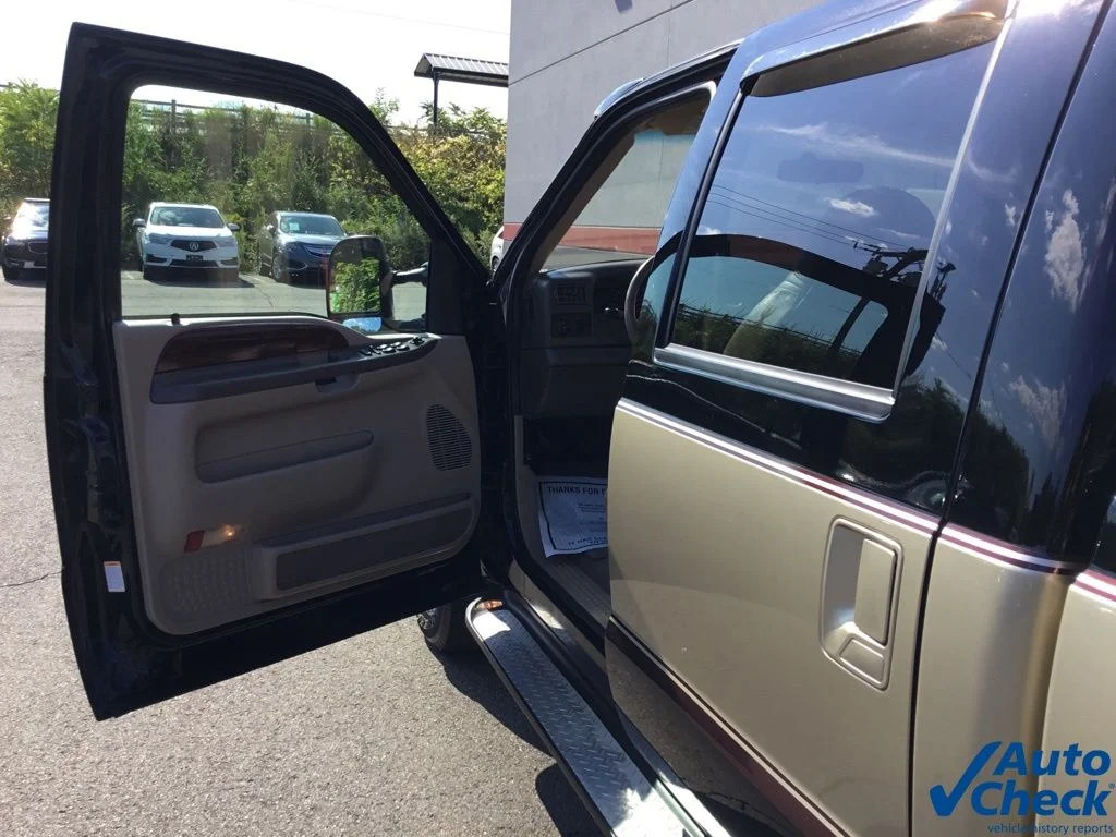 Used 2000 Black Ford Lariat image 17