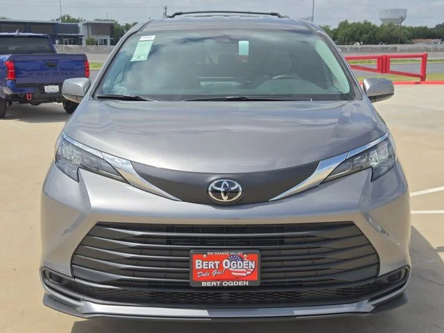 New 2026  Toyota LE image 2
