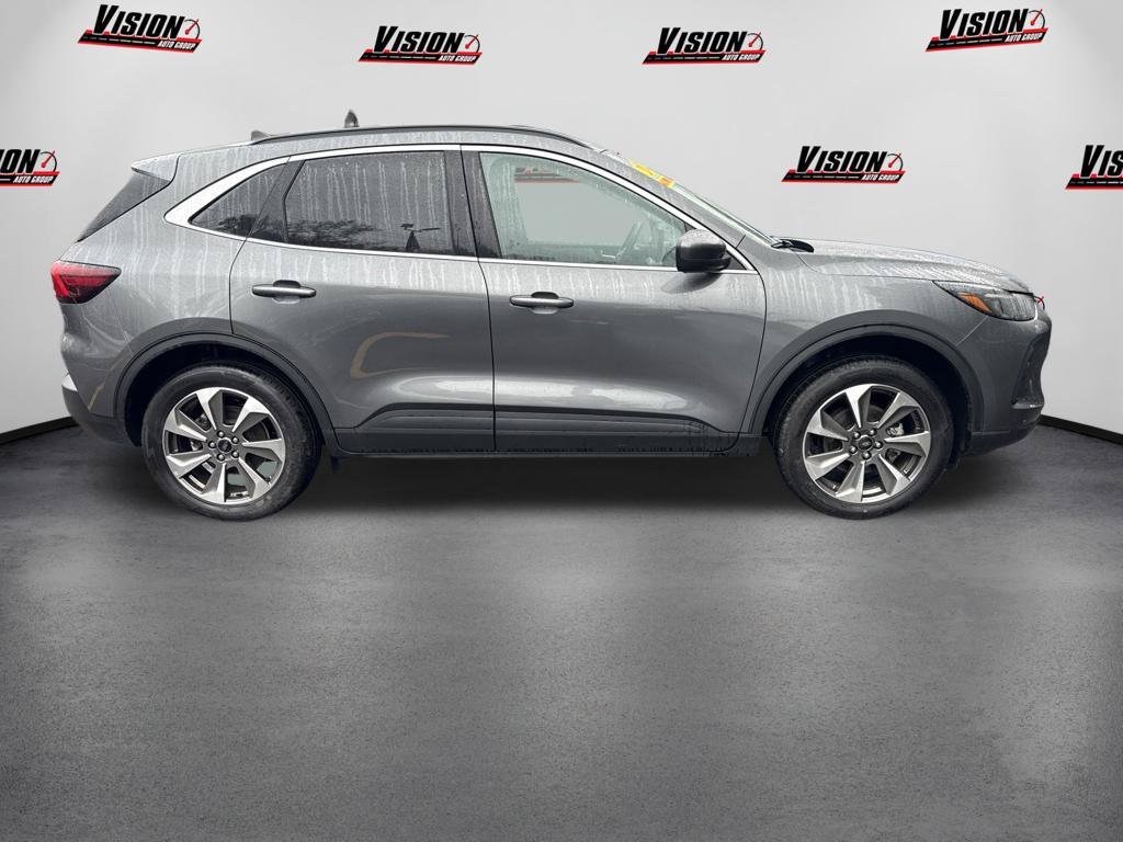 Used 2025 Gray Ford Platinum image 4