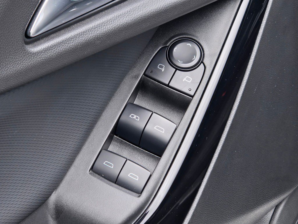 2025 Chevrolet Equinox LT - Photo 19
