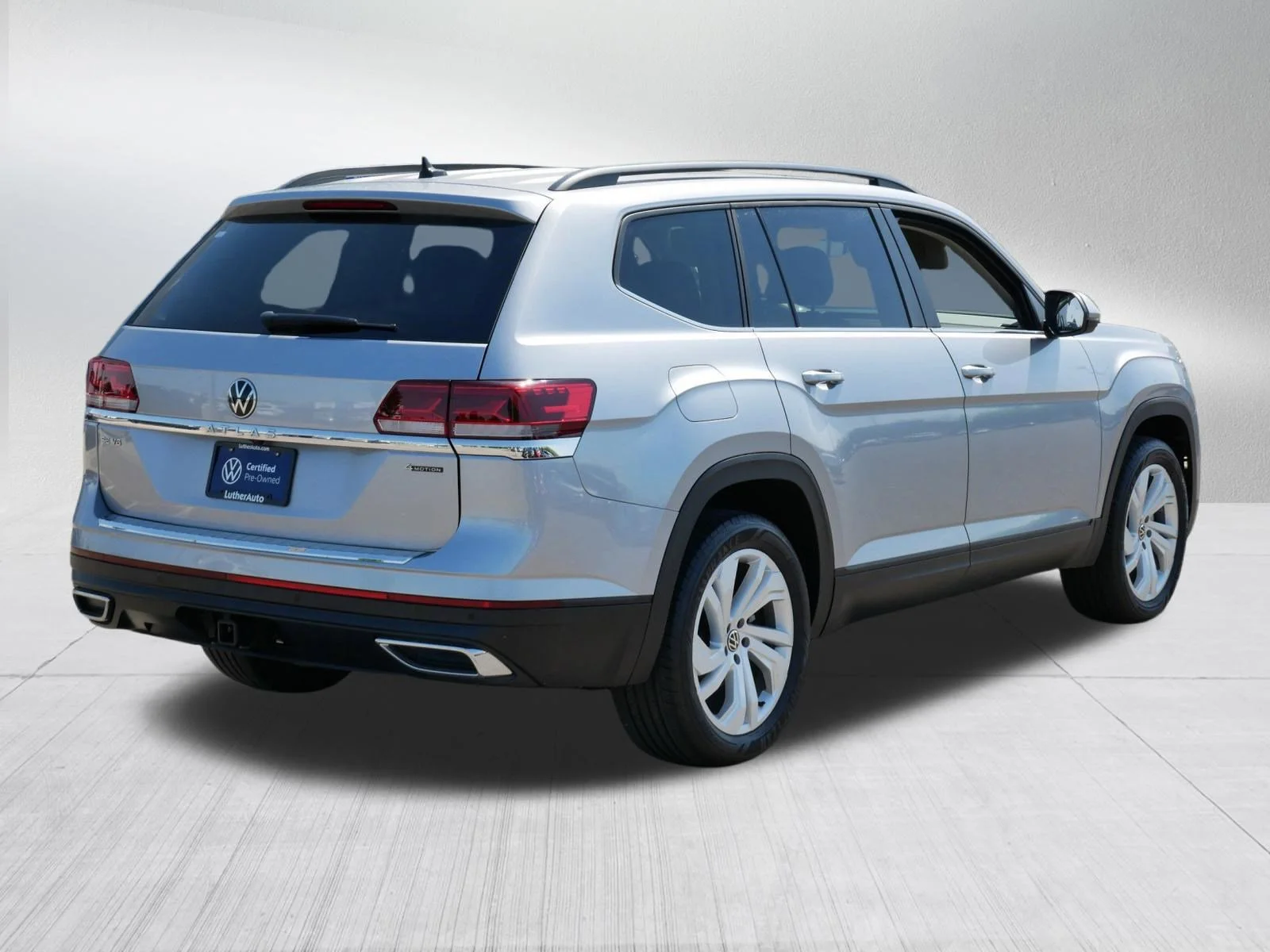 Certified Used 2023 Pyrite Silver Metallic Volkswagen 3.6L V6 SE w/Technology image 7