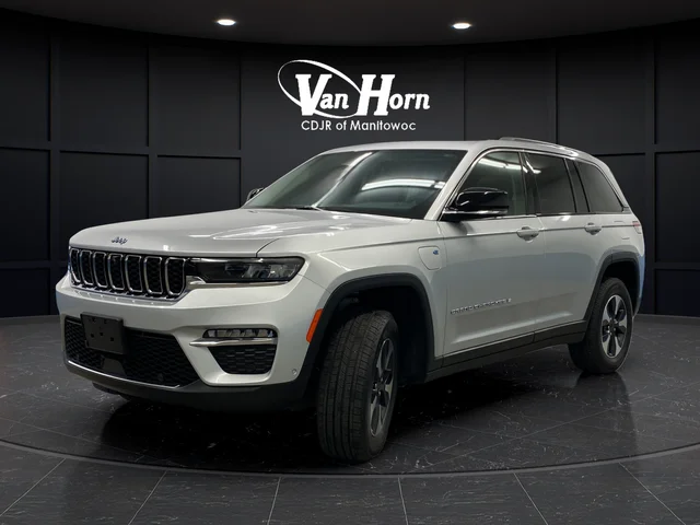 Used 2024 Silver Jeep 4xe image 3