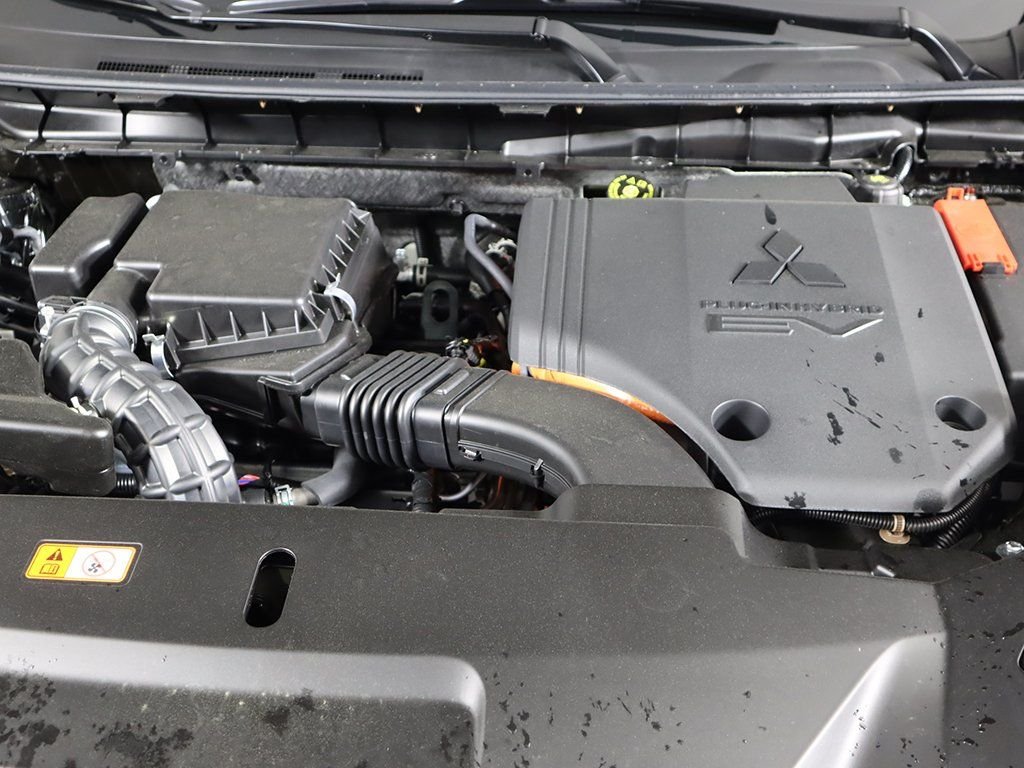 2025 Mitsubishi Outlander Plug-in Hybrid Platinum Edition - Photo 23
