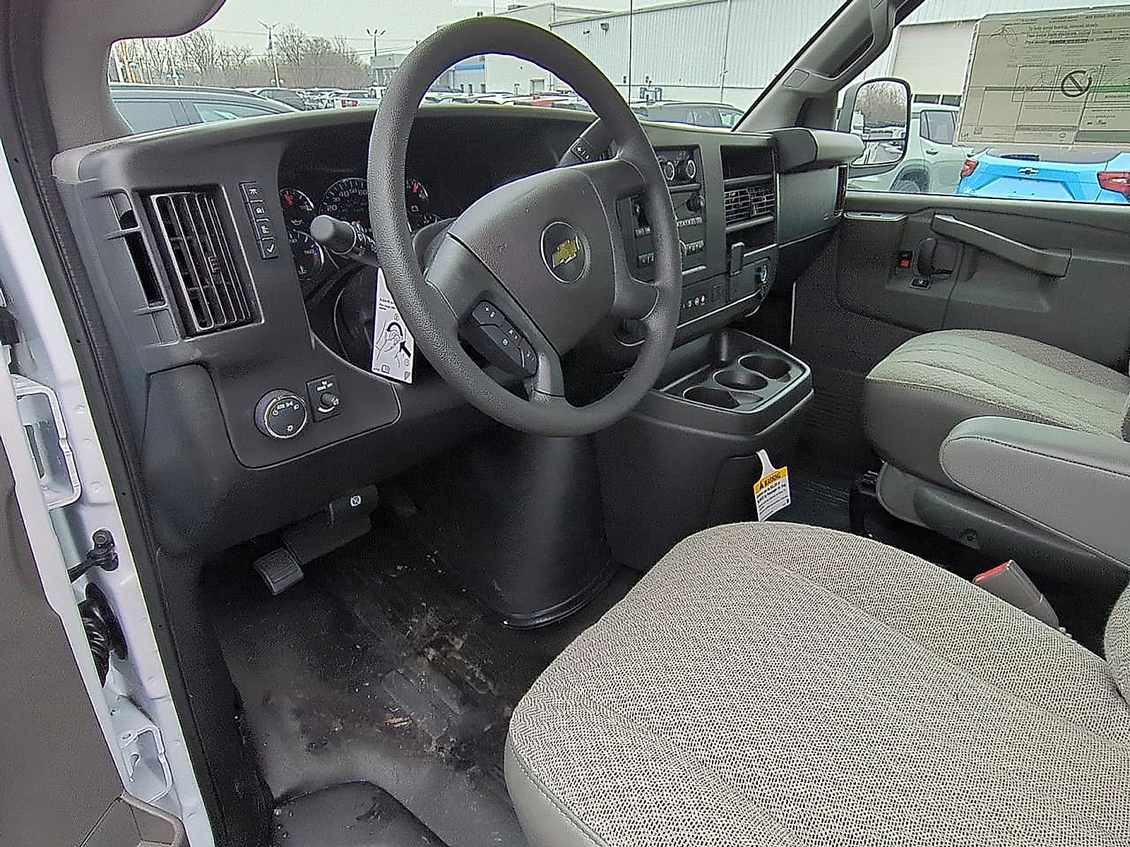 2025 Chevrolet Express Cargo Work Van - Photo 13