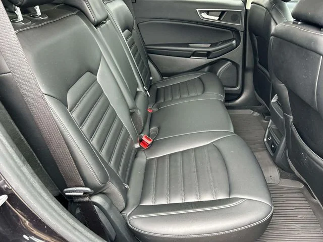 Used 2022 Black Ford SEL image 23