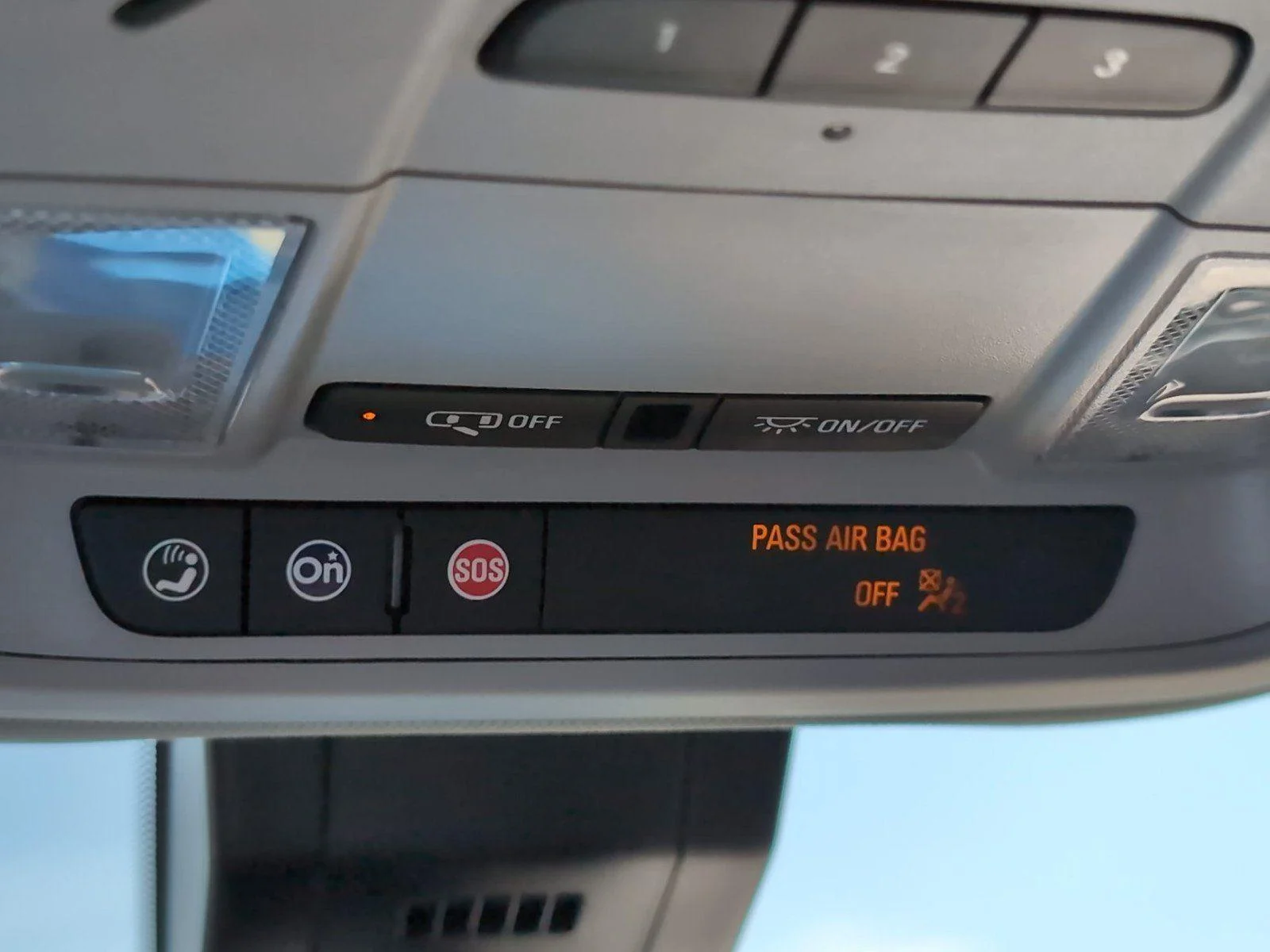 Used 2020 EBONY TWILIGHT METALLIC GMC SLT image 21
